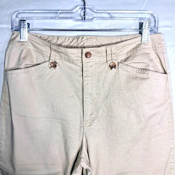 Women's White Stag Size 8 Stretchy Beige/Khaki Pants/Shorts - Picture 5 of 7